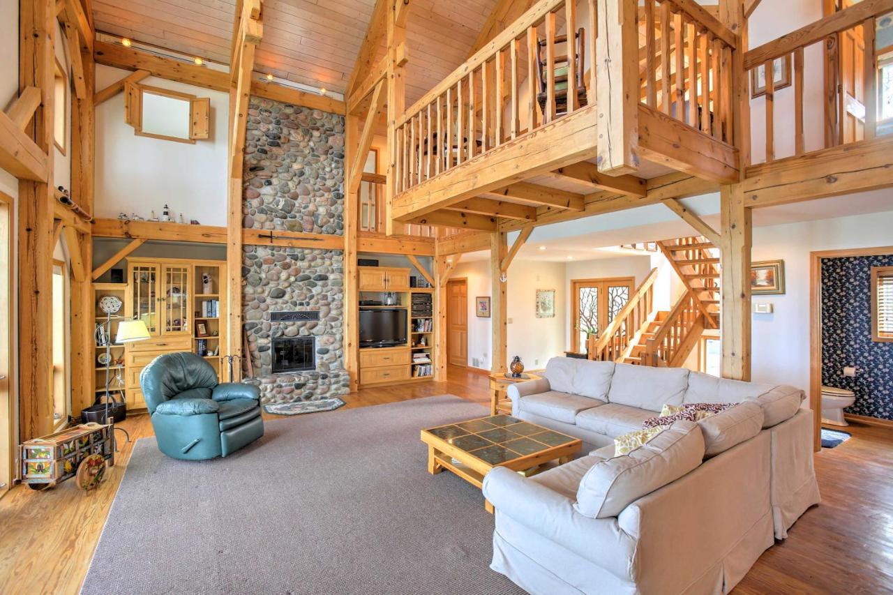 Gorgeous Charlevoix Home on Lake Michigan! Ellsworth Buitenkant foto