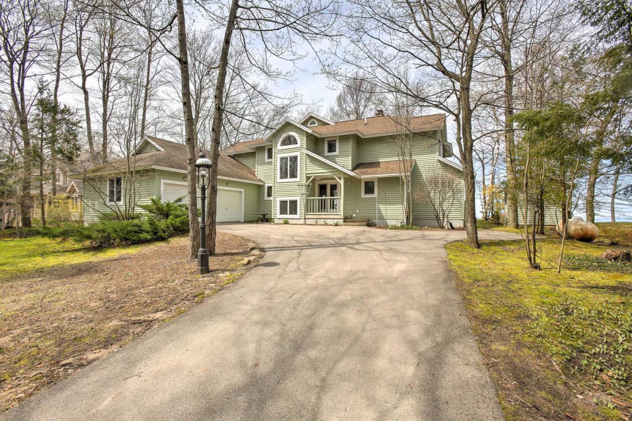 Gorgeous Charlevoix Home on Lake Michigan! Ellsworth Buitenkant foto